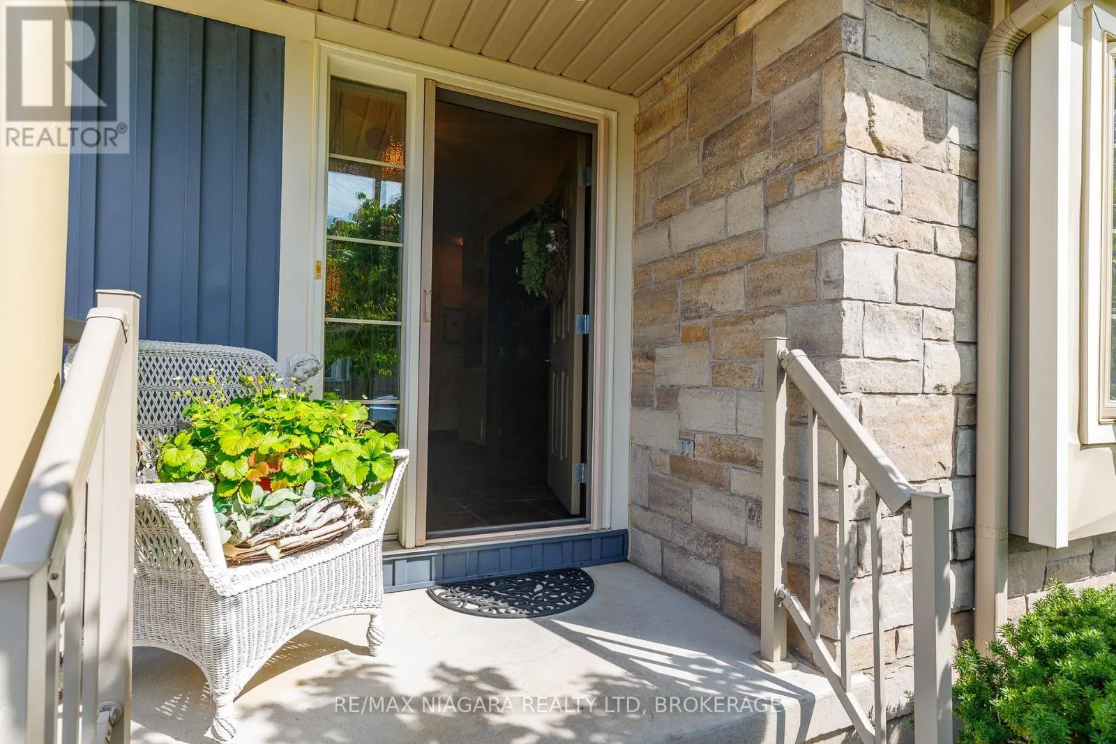 10 - 310 RIDGE ROAD S #10