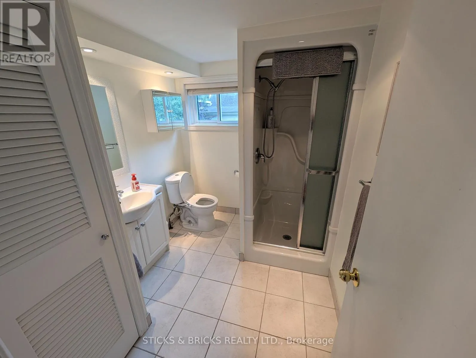 625 SILVER BAY ROAD