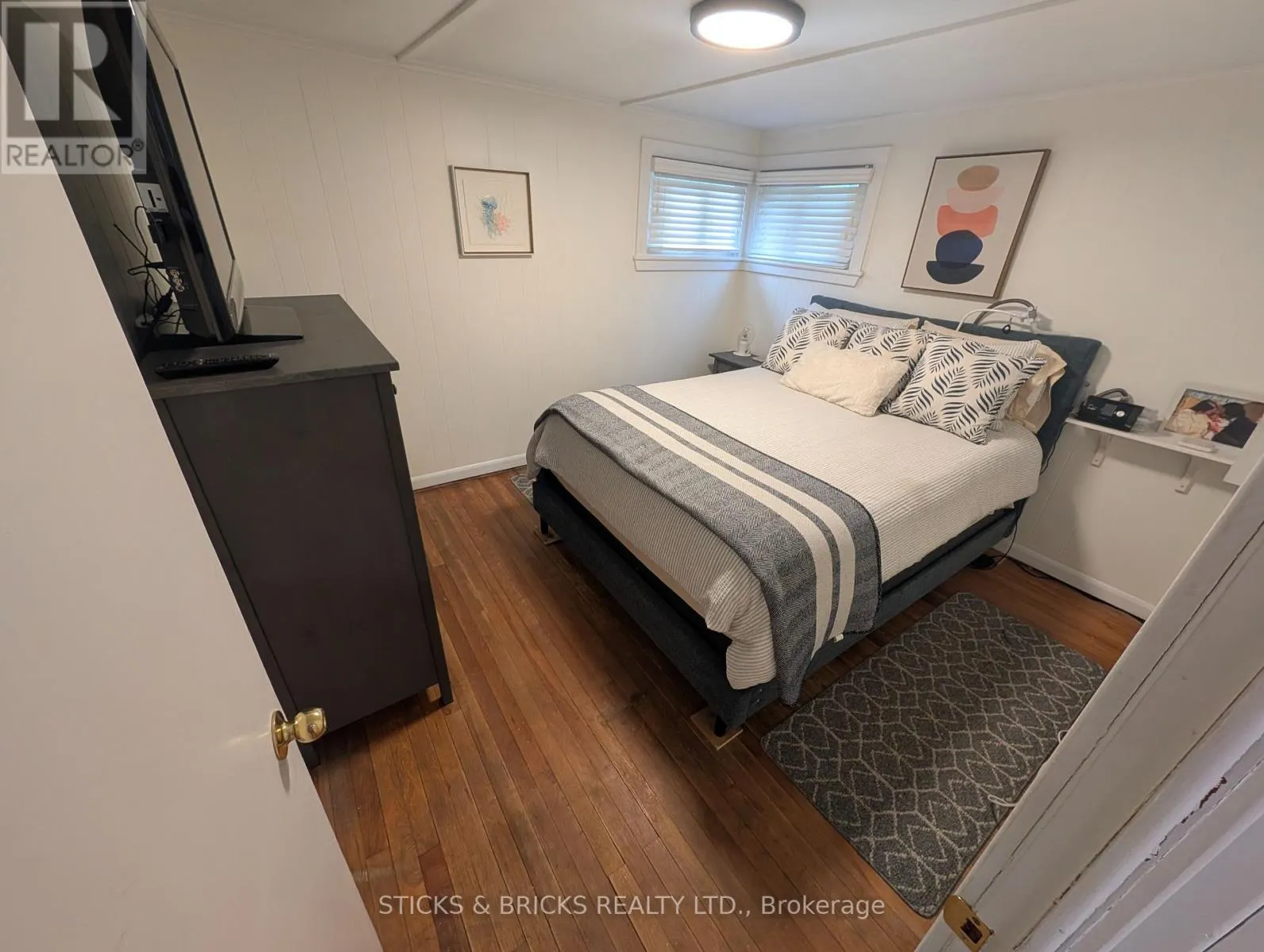 625 SILVER BAY ROAD
