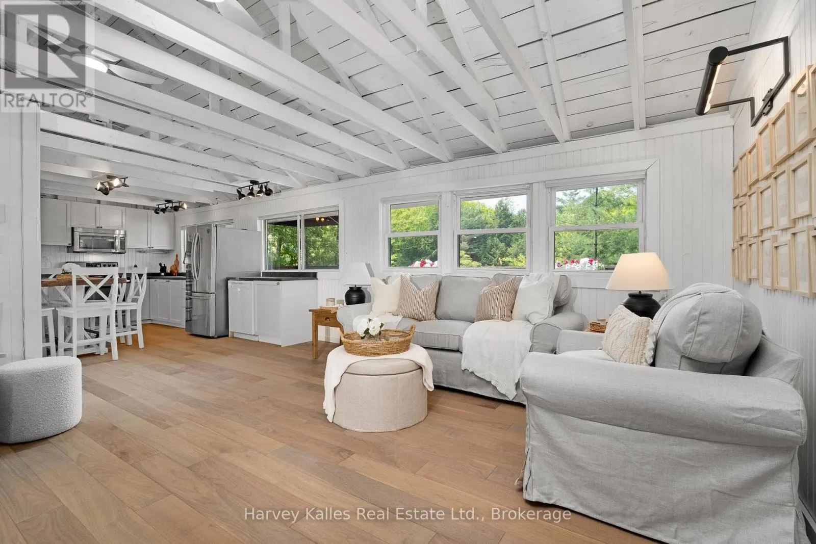 3 - 1062 PENNWOOD ROAD #3