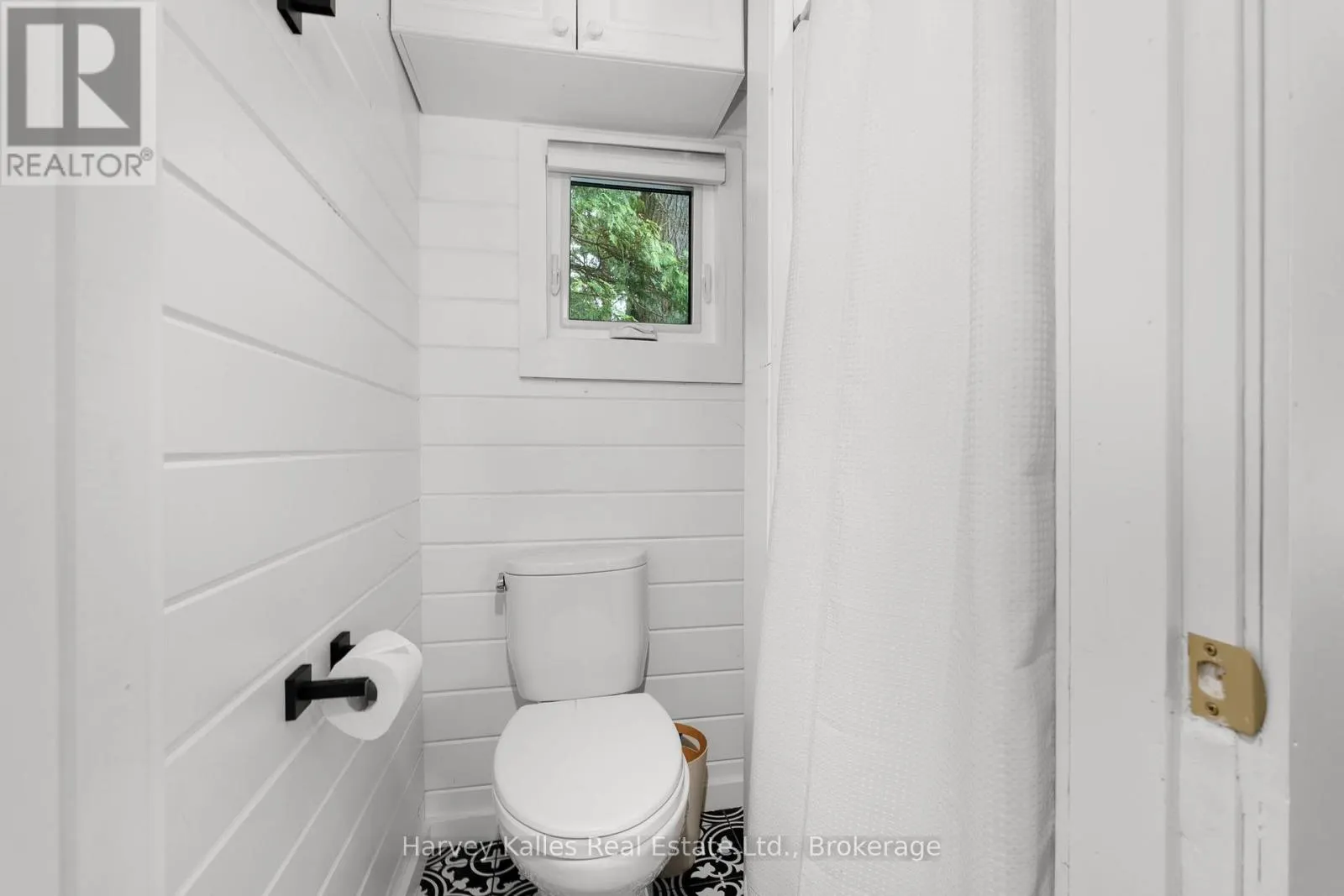 3 - 1062 PENNWOOD ROAD #3
