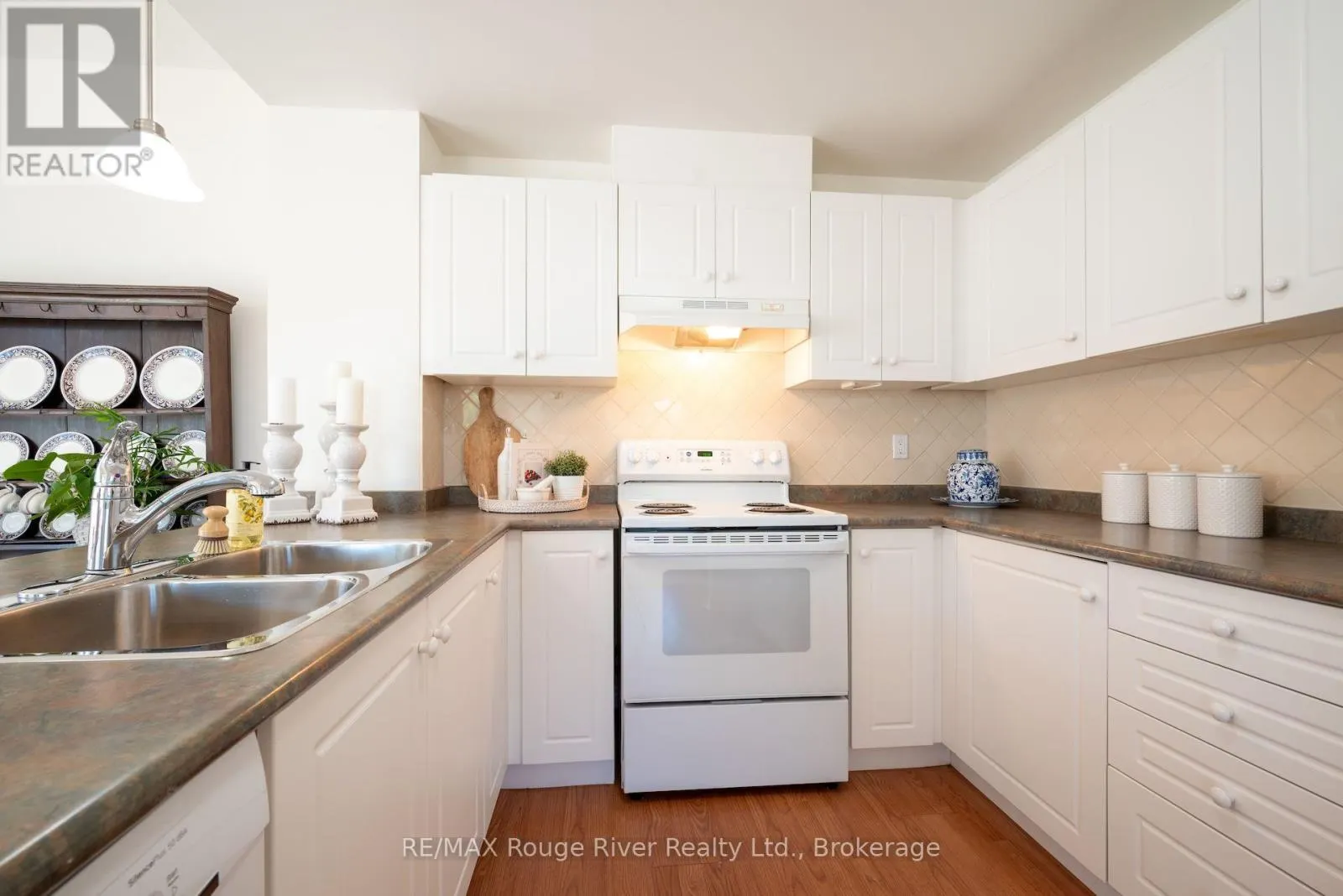 216 - 145 THIRD STREET #216