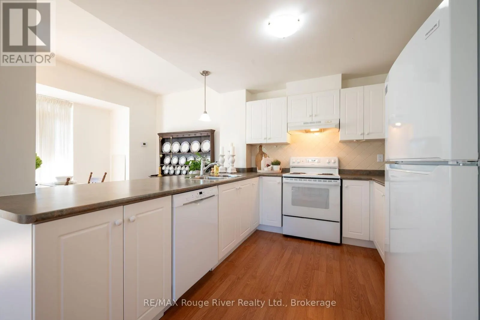216 - 145 THIRD STREET #216
