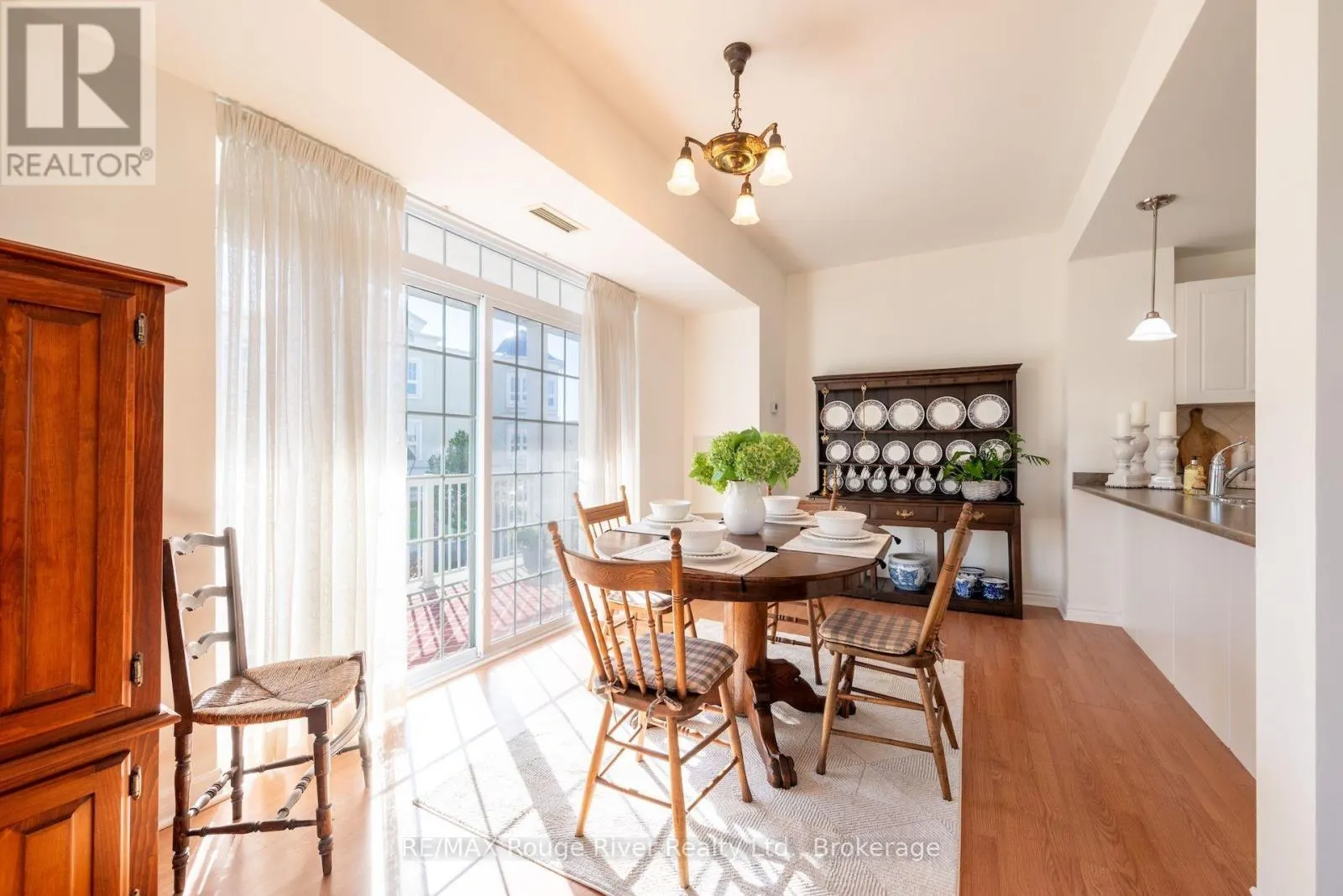 216 - 145 THIRD STREET #216