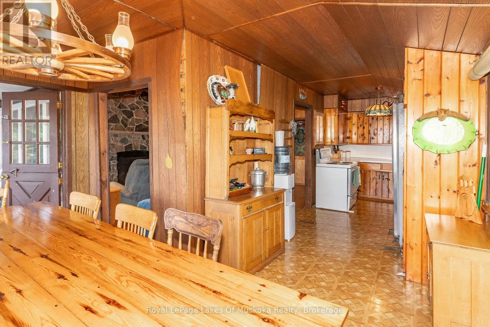 2115 LAKE MUSKOKA