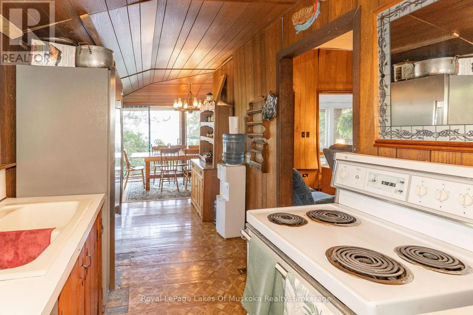 2115 LAKE MUSKOKA