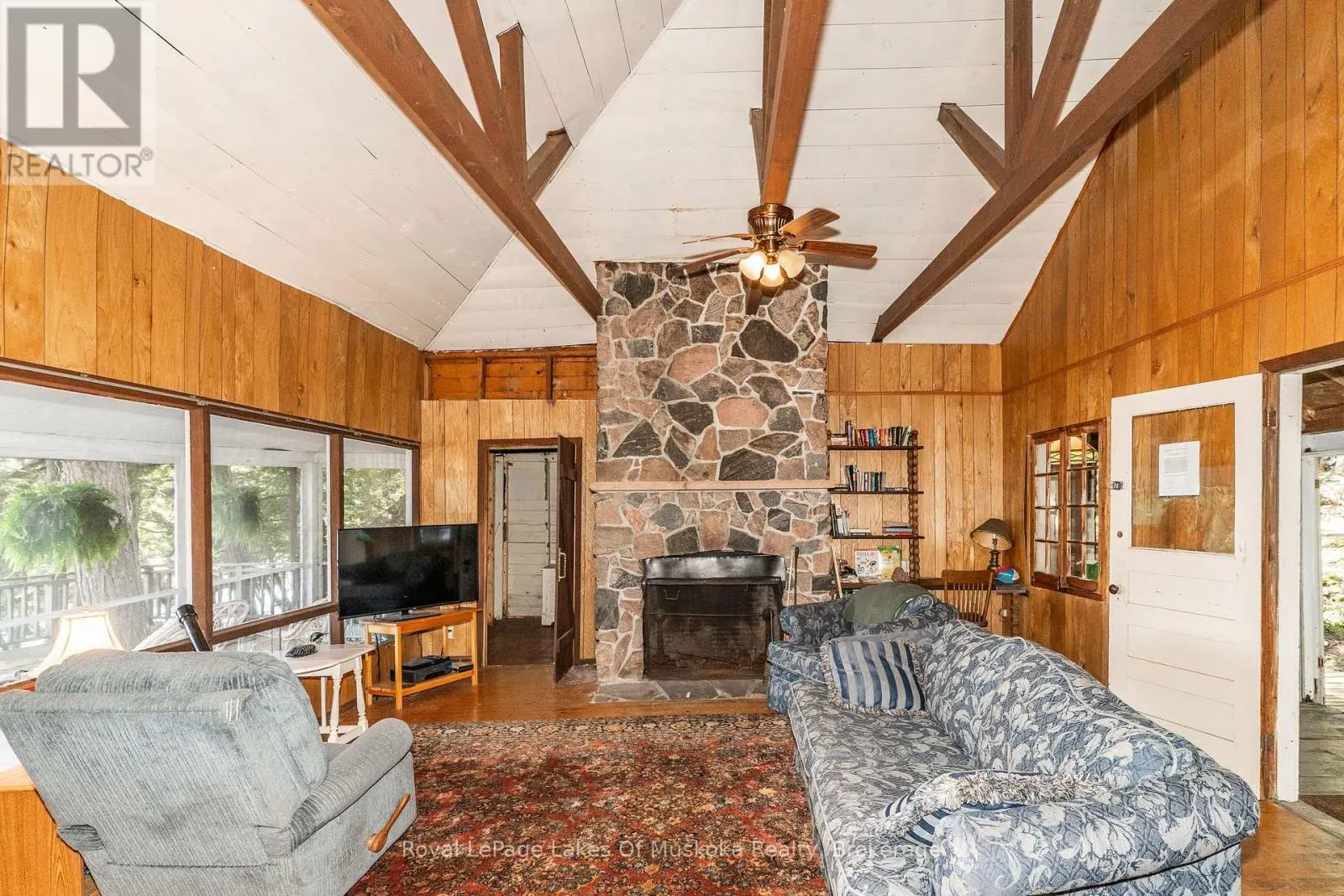 2115 LAKE MUSKOKA
