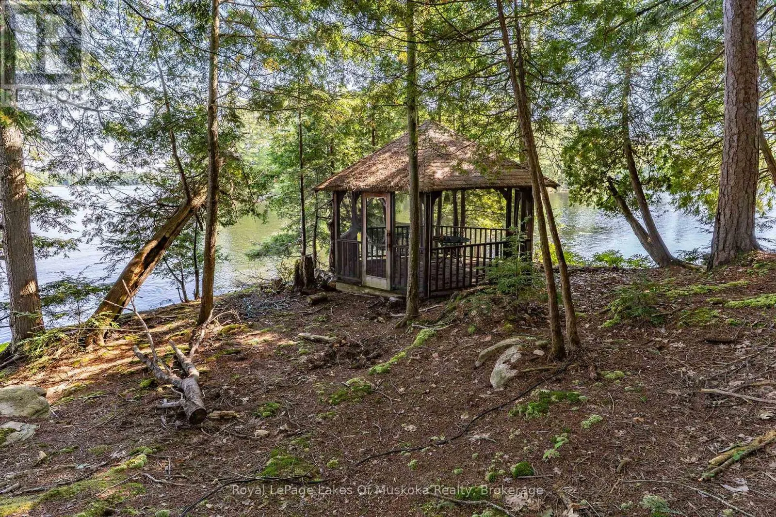 2115 LAKE MUSKOKA