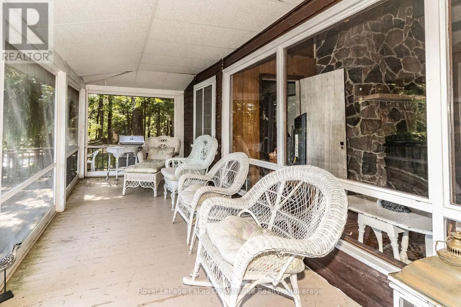 2115 LAKE MUSKOKA