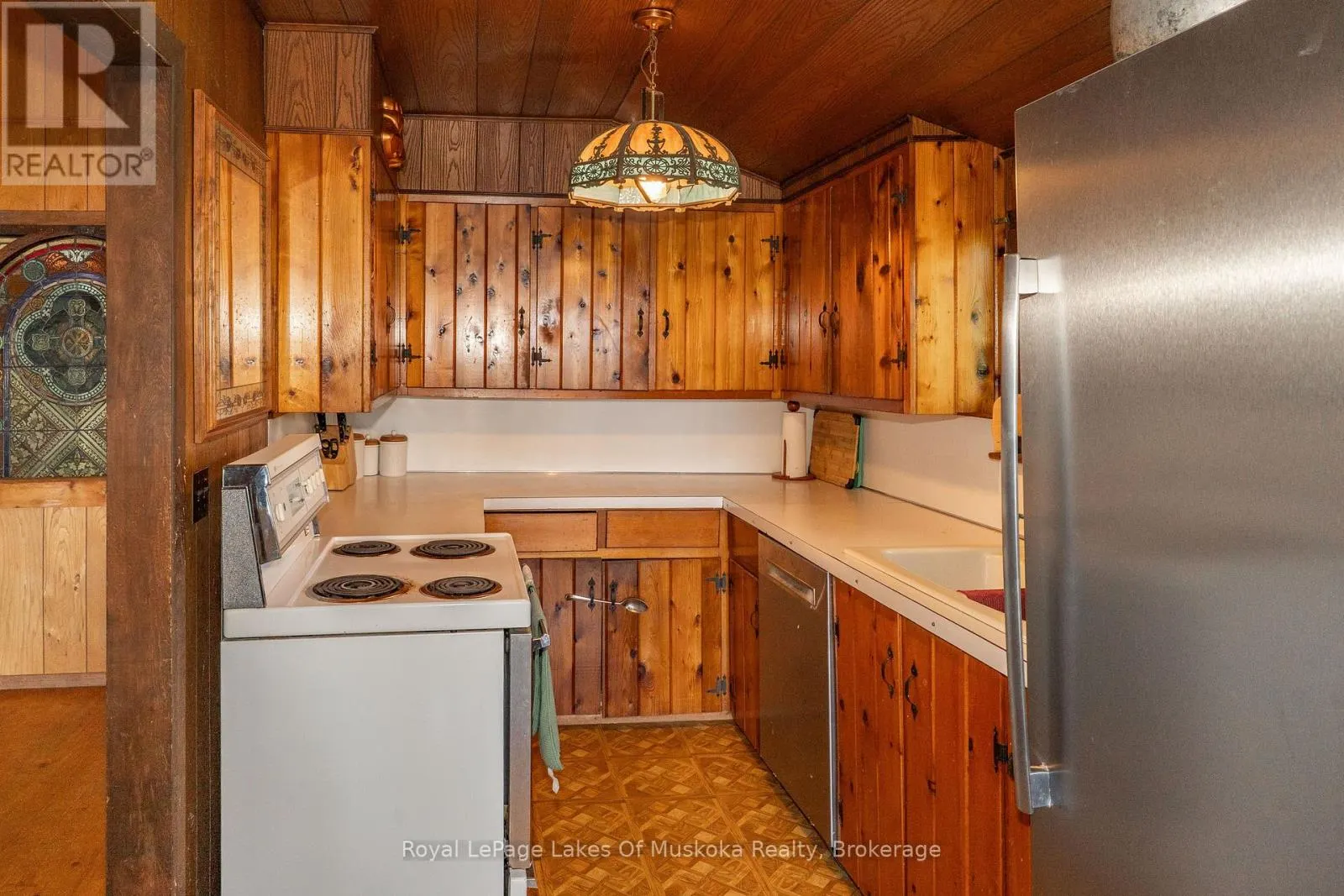 2115 LAKE MUSKOKA