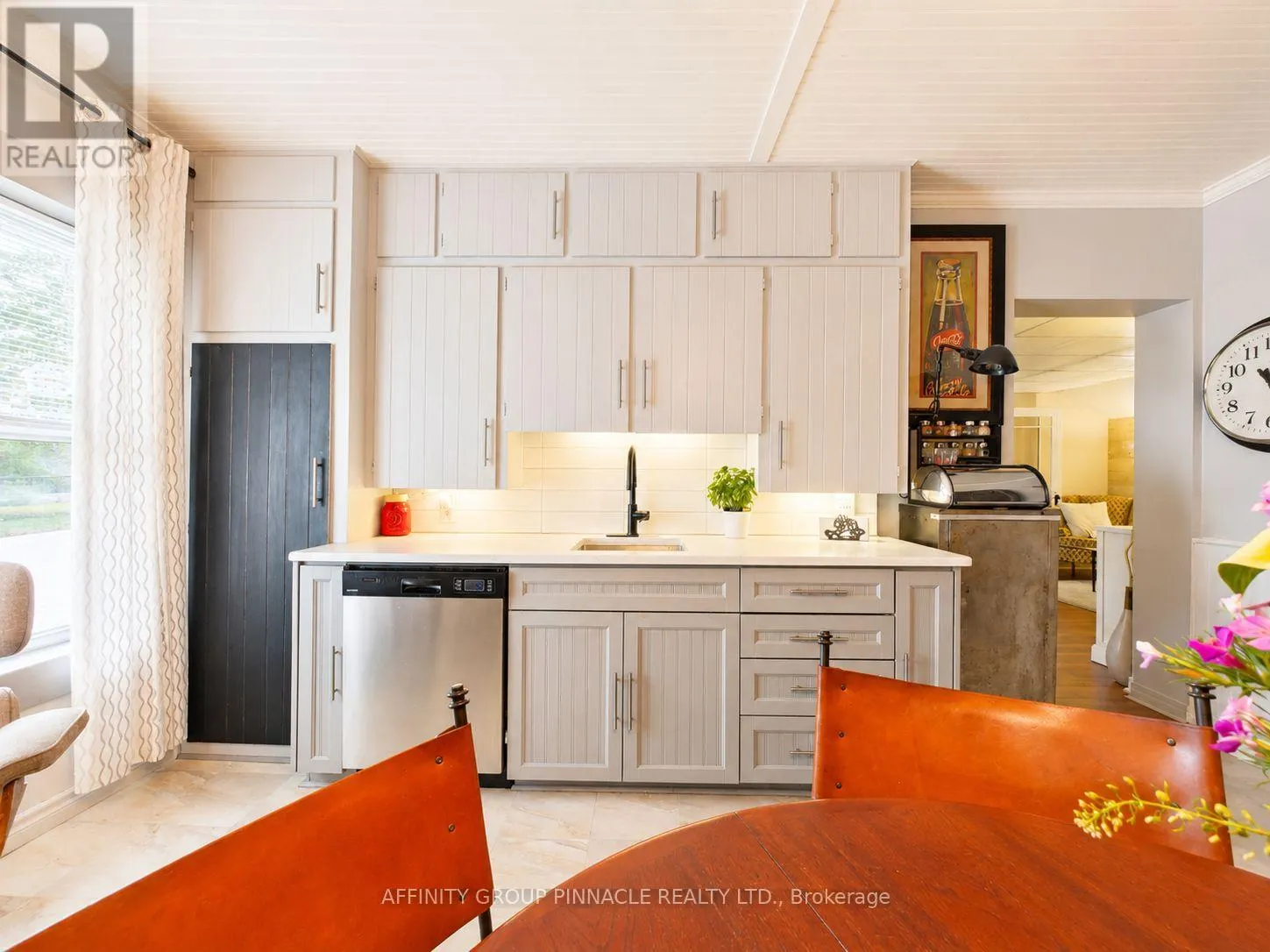 15 PRINCE STREET W