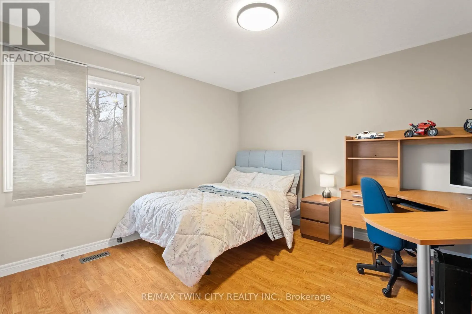 534 BIRCHLEAF WALK