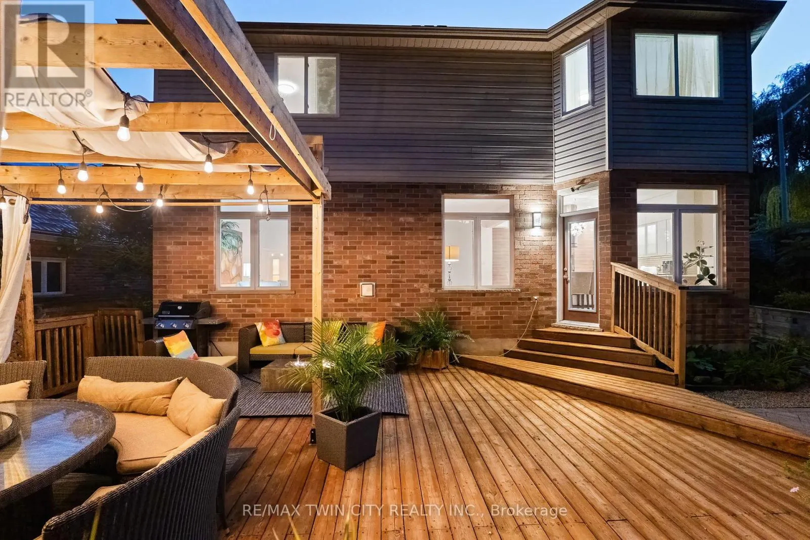 534 BIRCHLEAF WALK