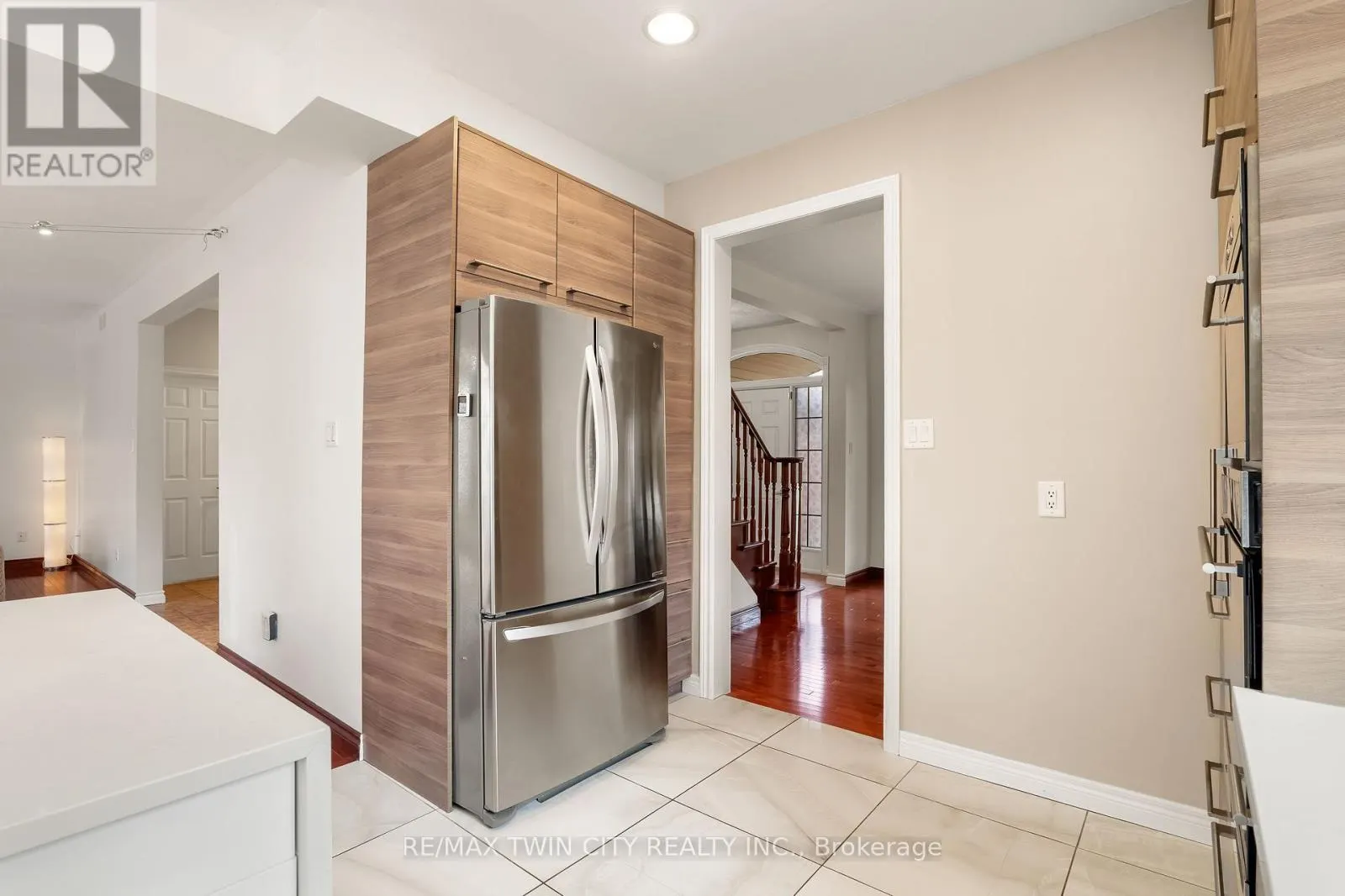 534 BIRCHLEAF WALK