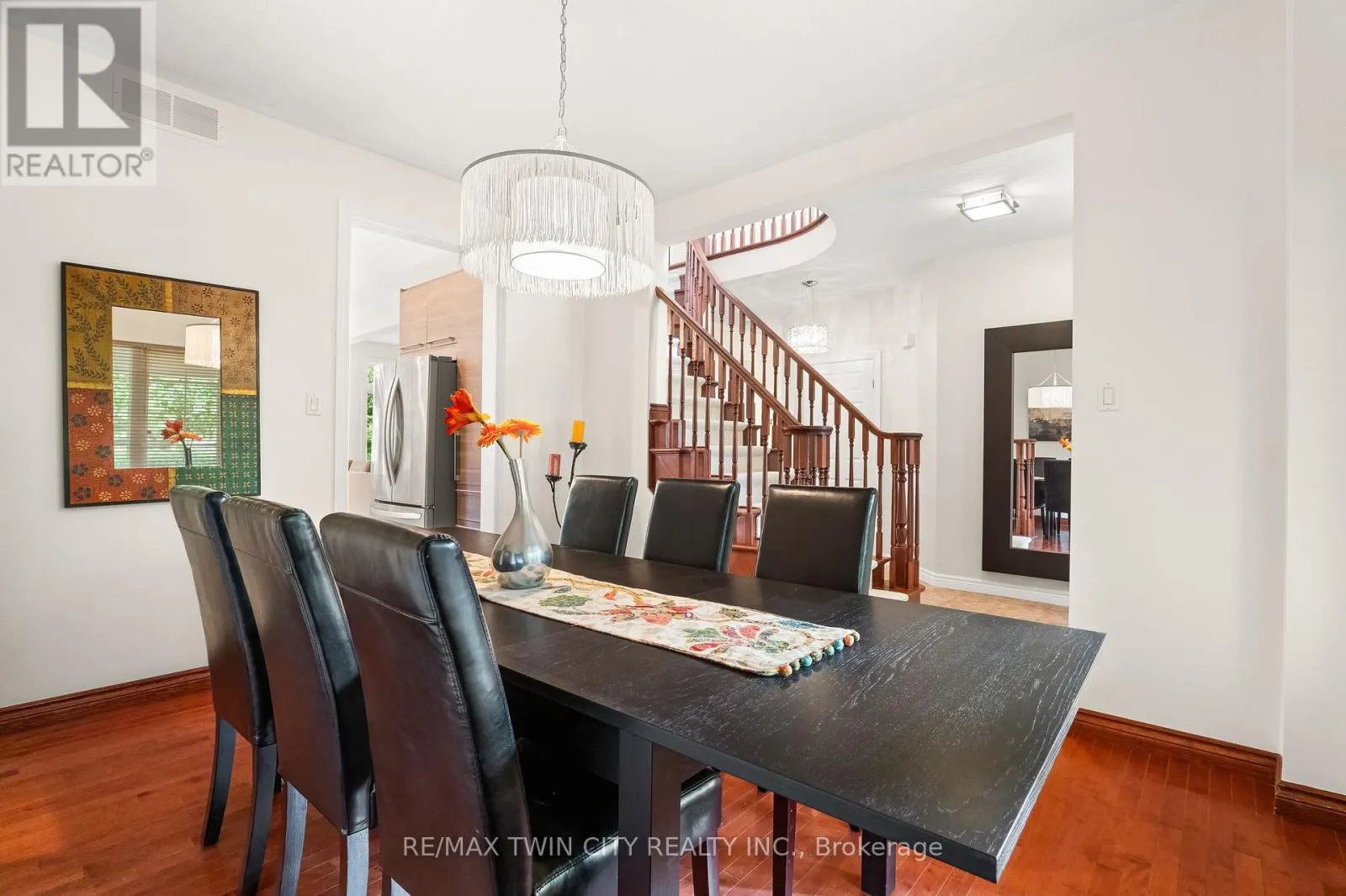 534 BIRCHLEAF WALK