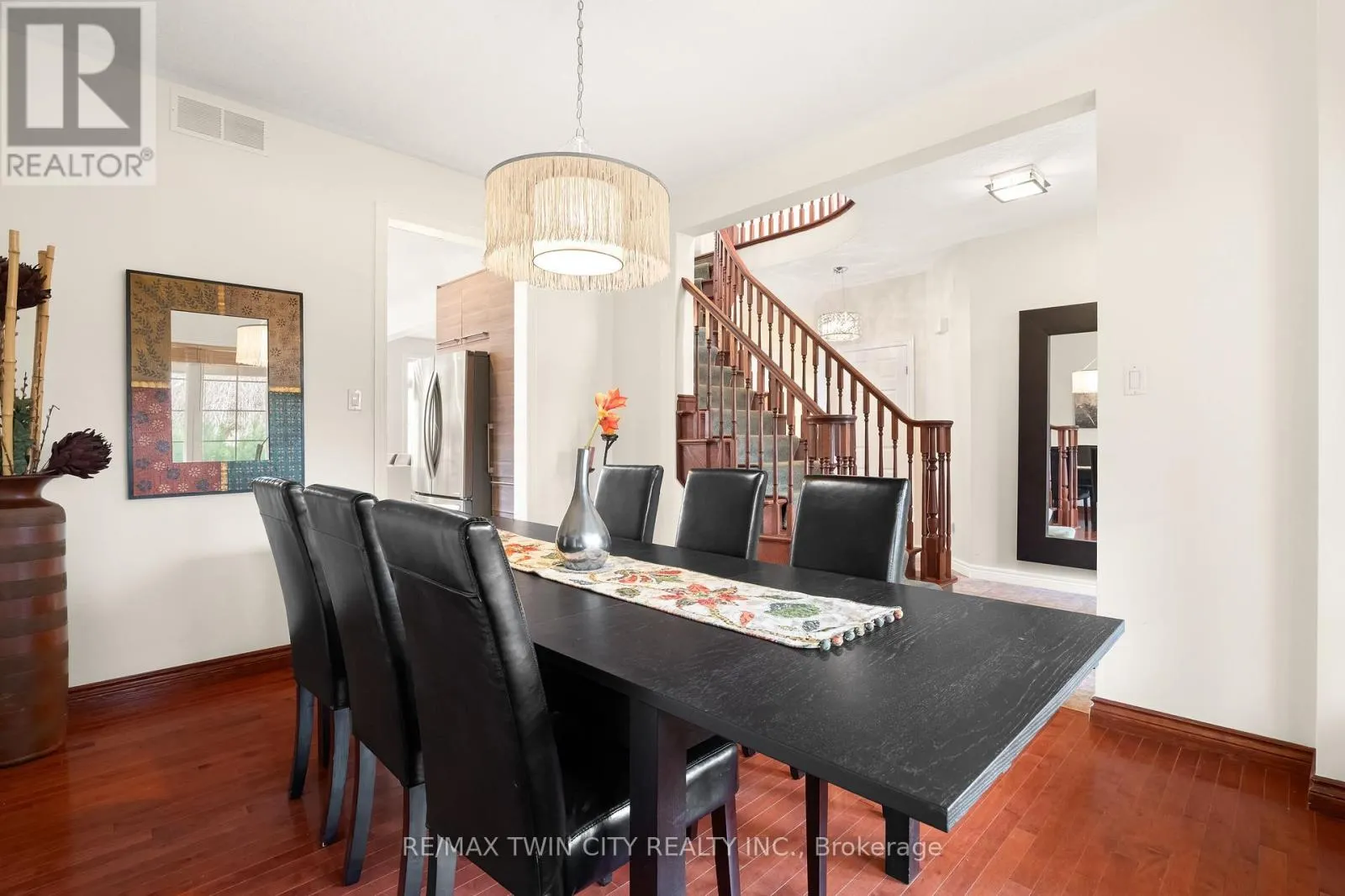 534 BIRCHLEAF WALK