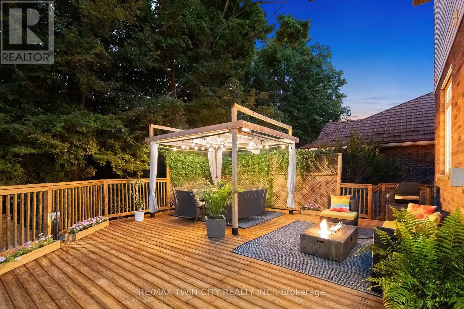 534 BIRCHLEAF WALK