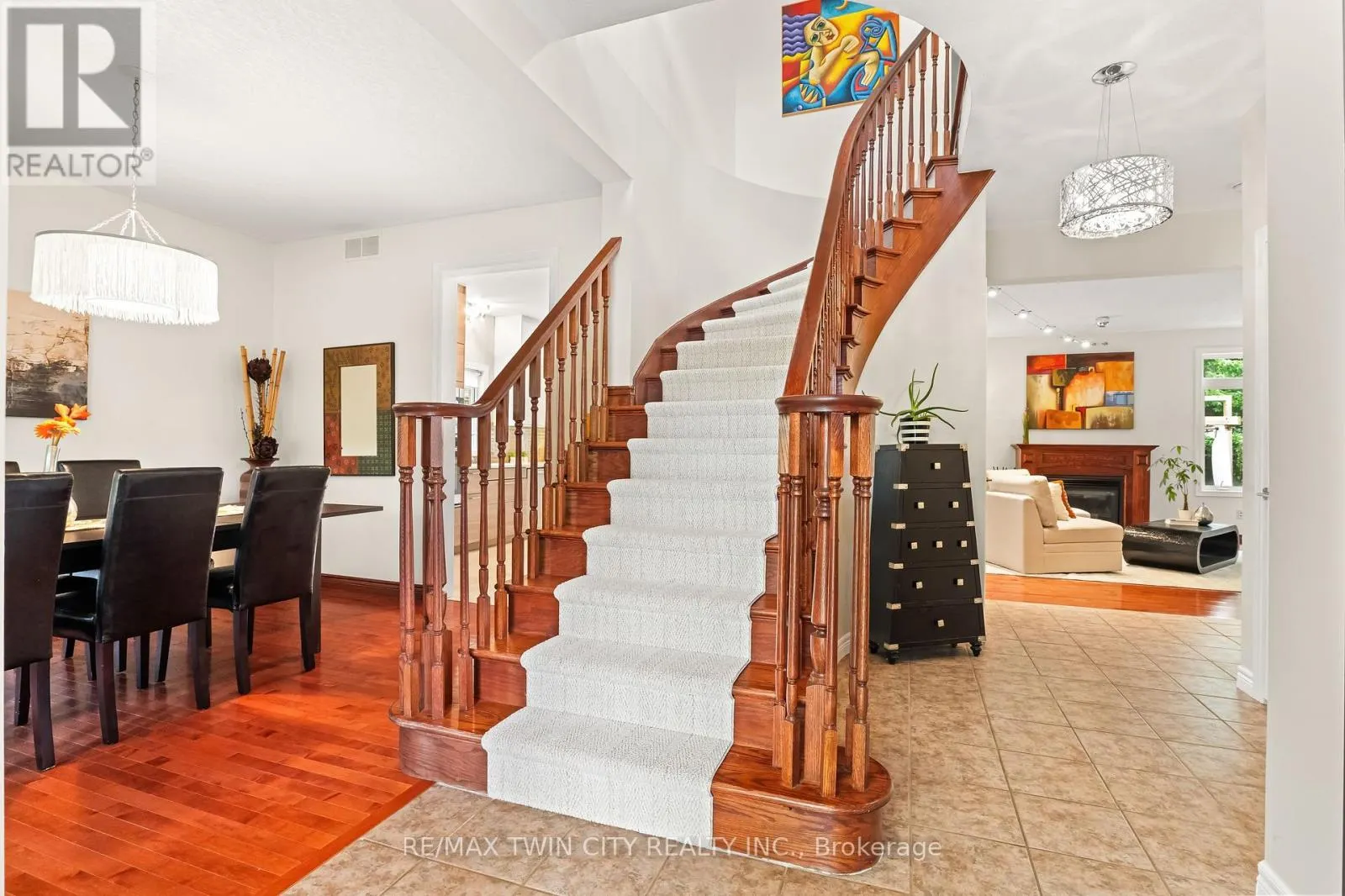 534 BIRCHLEAF WALK