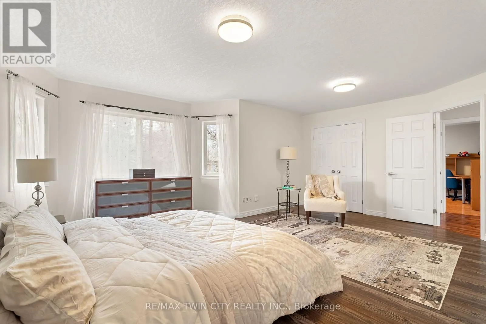 534 BIRCHLEAF WALK