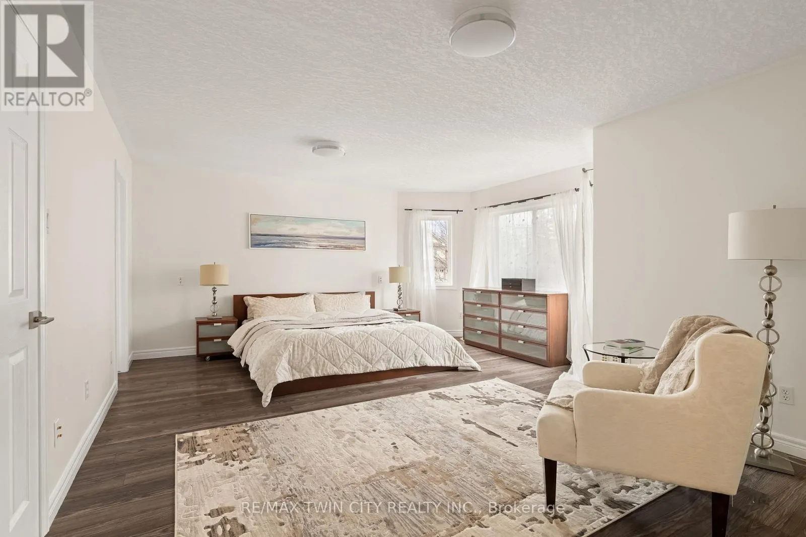 534 BIRCHLEAF WALK