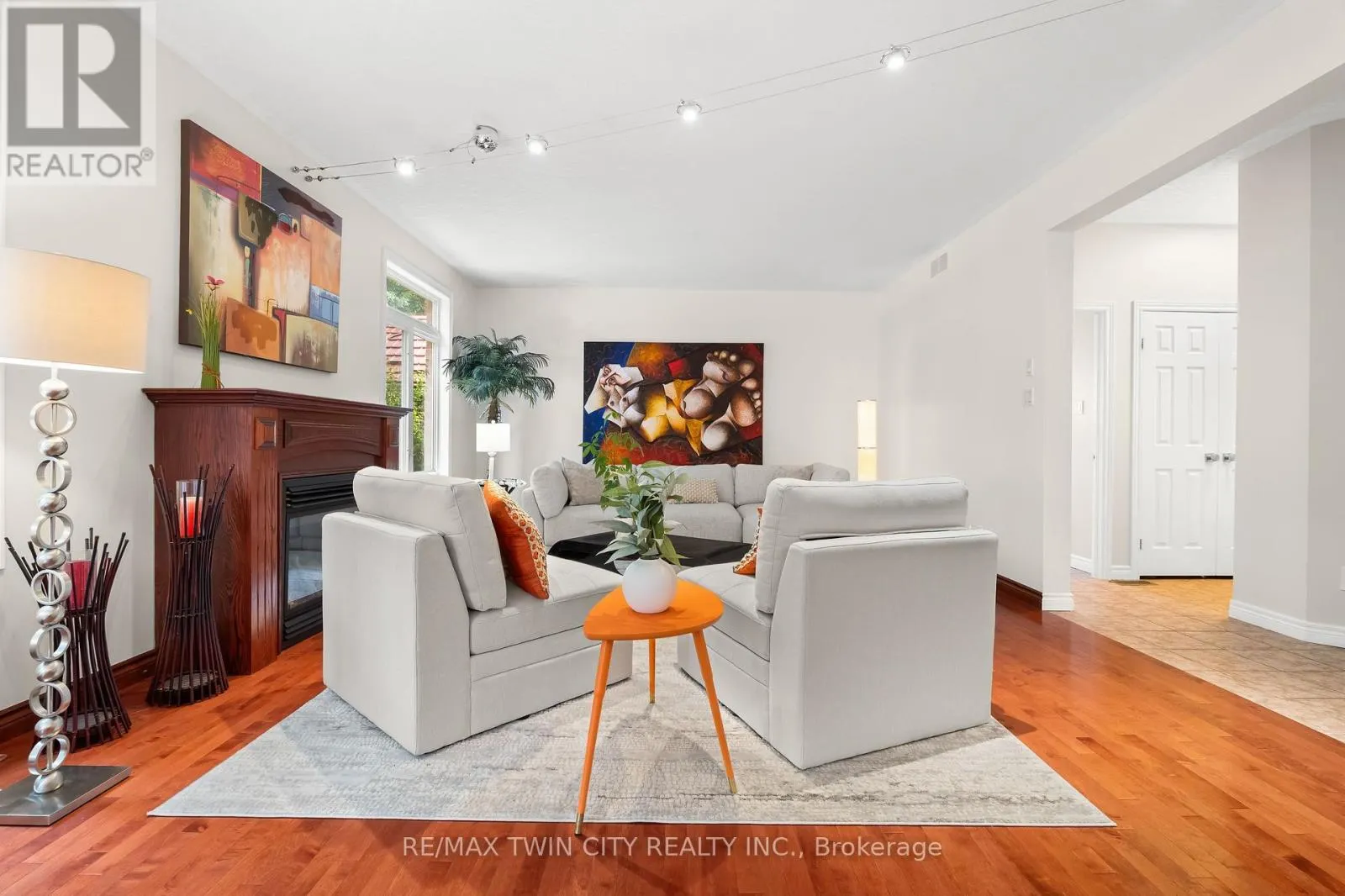534 BIRCHLEAF WALK
