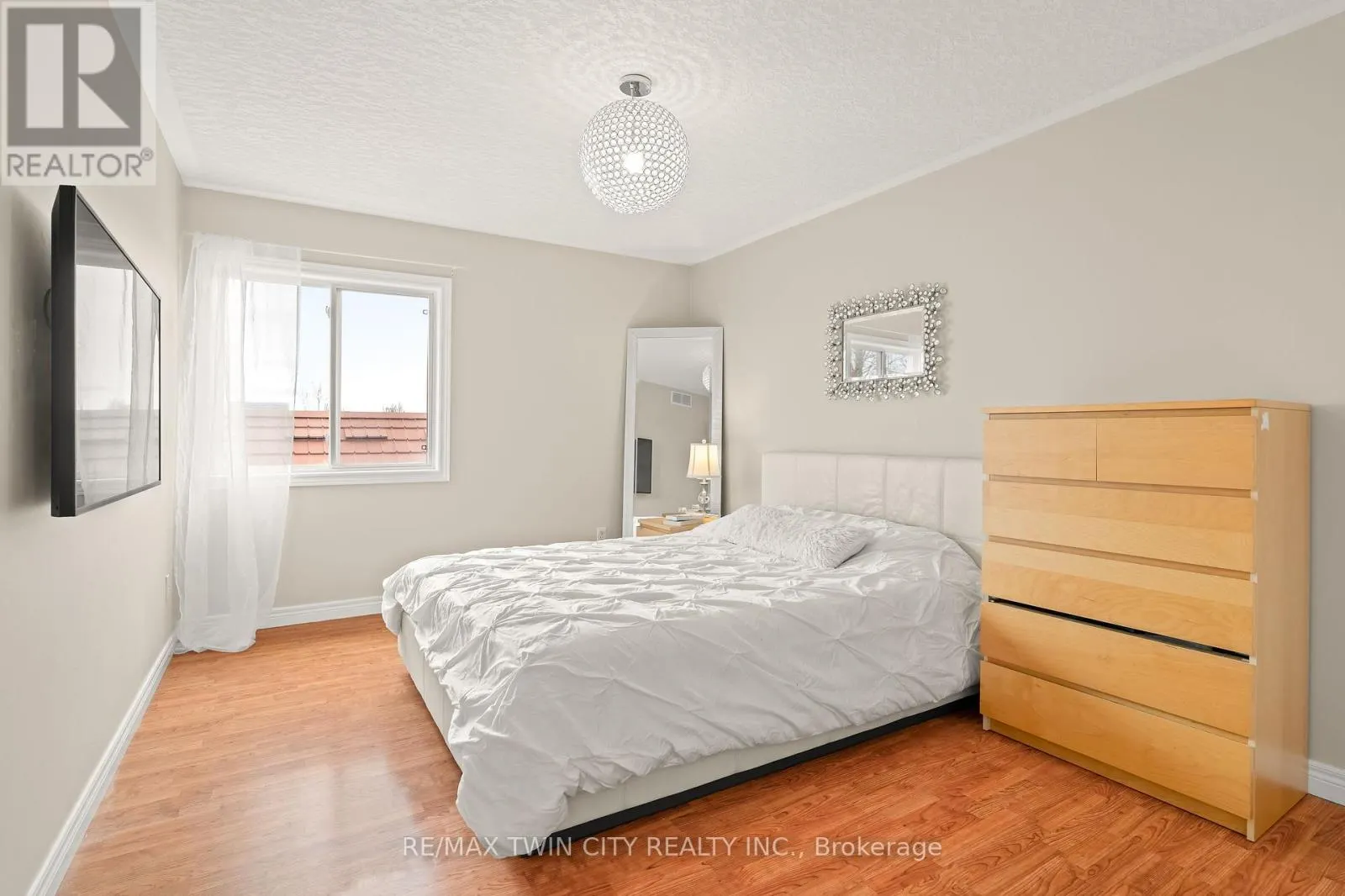 534 BIRCHLEAF WALK