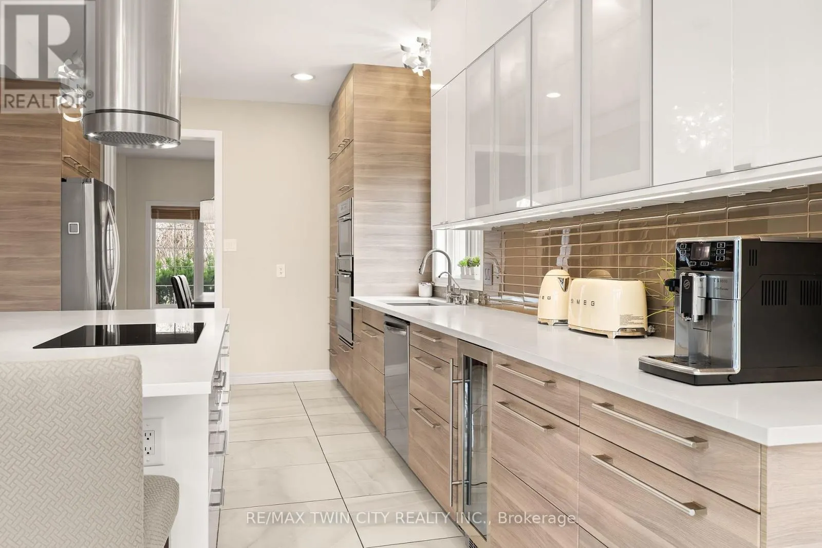 534 BIRCHLEAF WALK