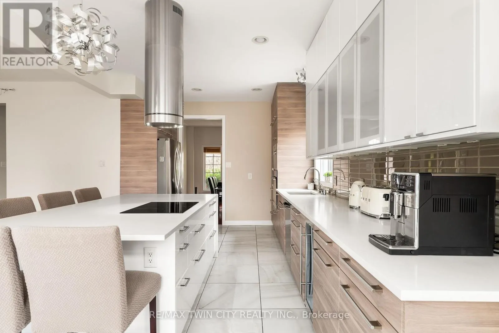 534 BIRCHLEAF WALK