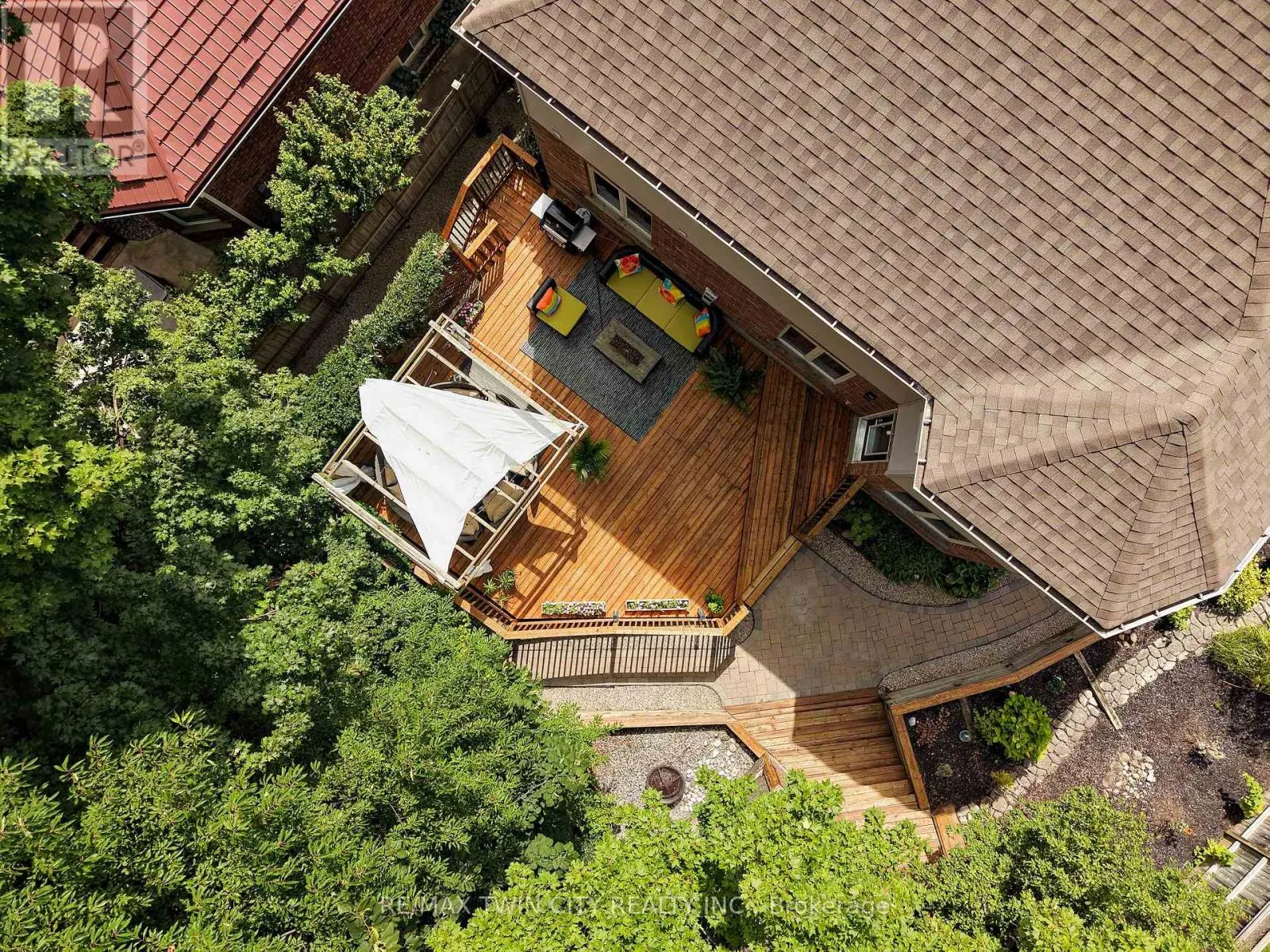 534 BIRCHLEAF WALK