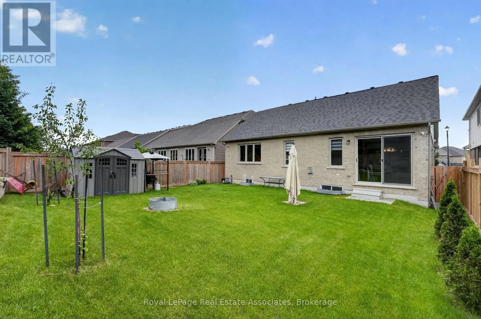 48 HARPIN WAY E