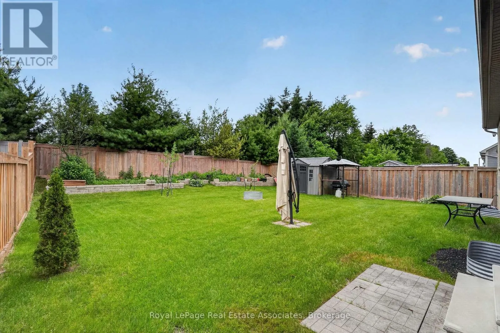 48 HARPIN WAY E