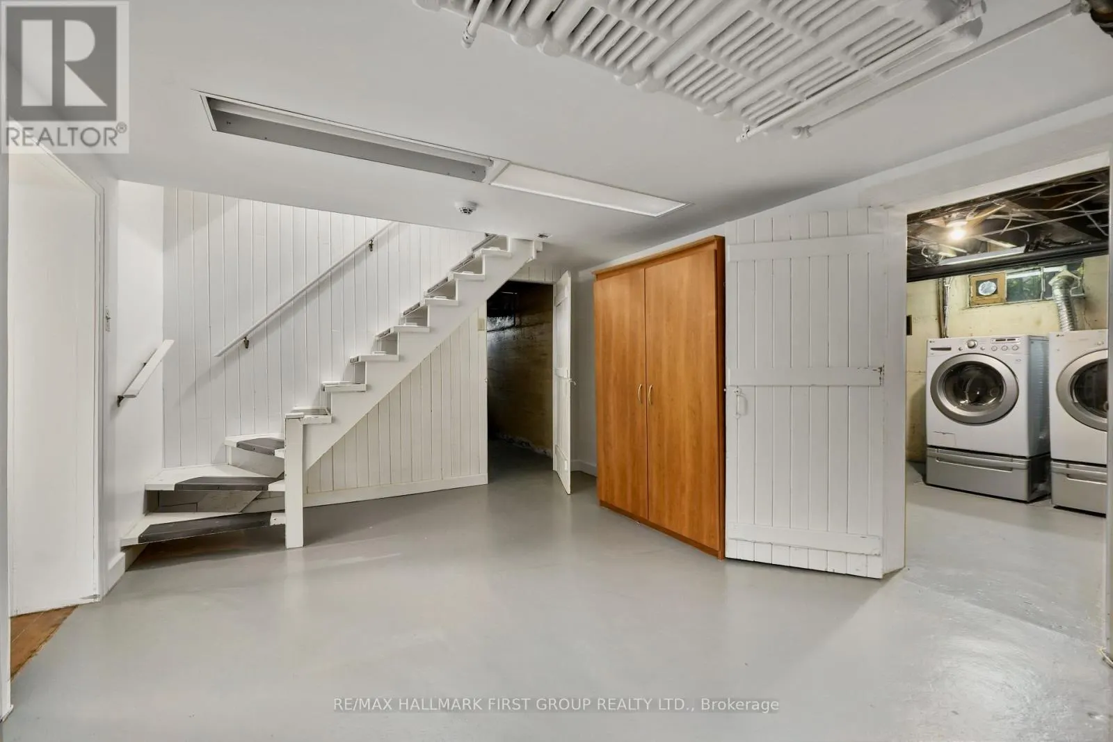 36 PINE STREET N