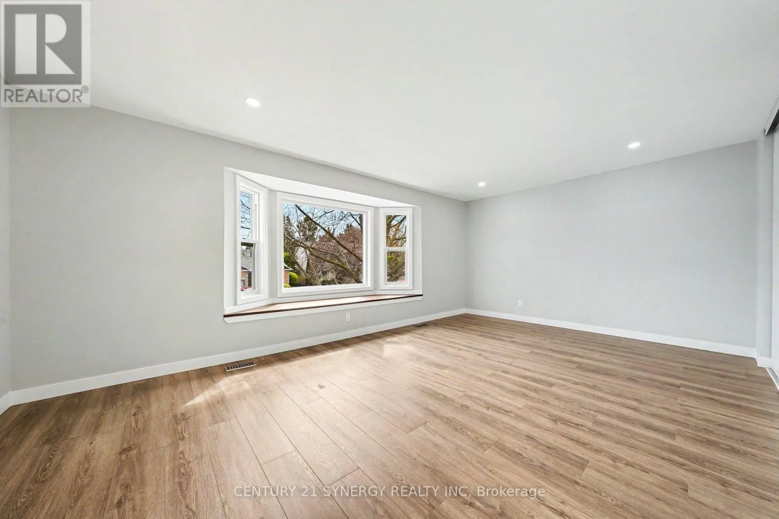 31 WILLOW GLEN DRIVE