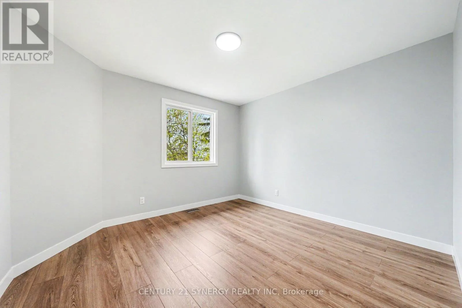 31 WILLOW GLEN DRIVE