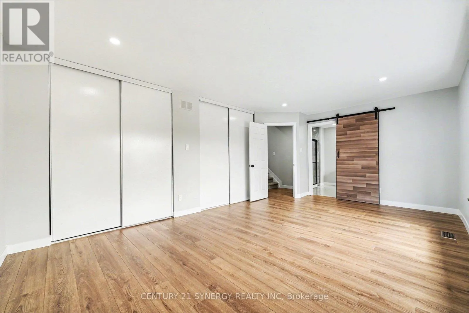 31 WILLOW GLEN DRIVE