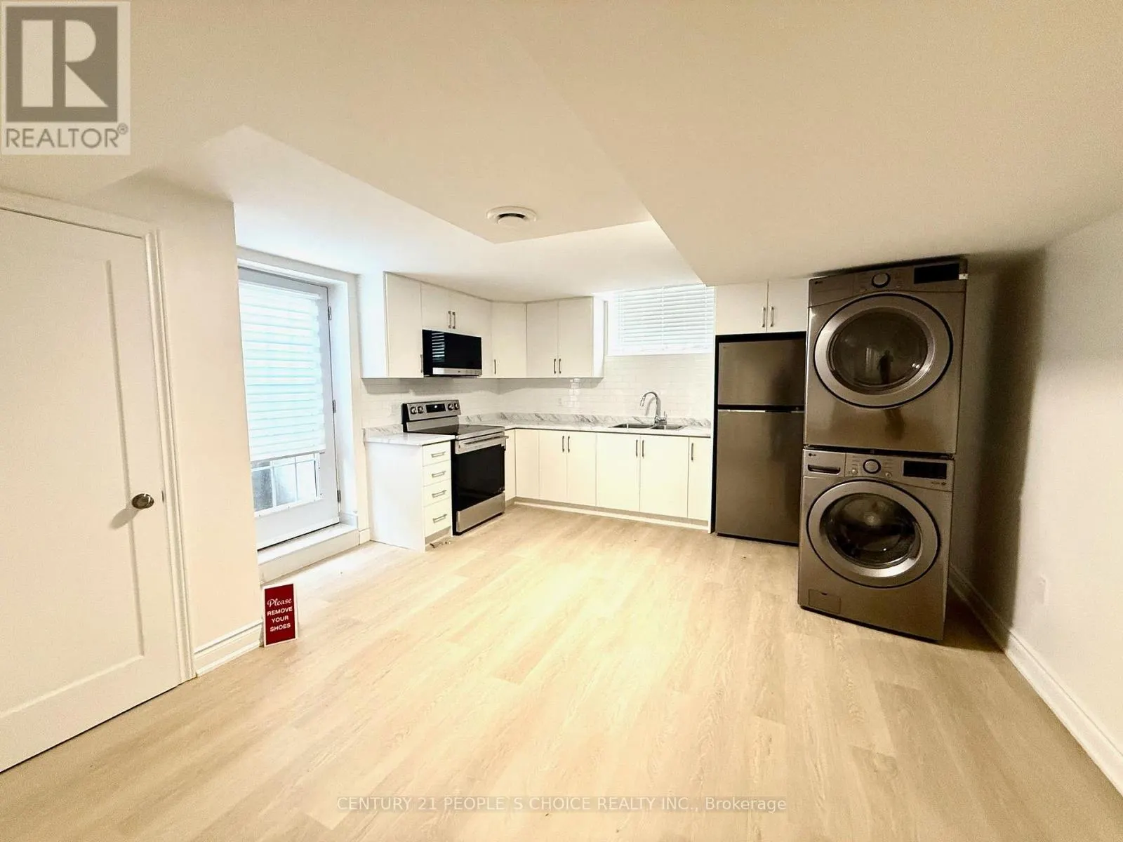 BASEMENT - 72 SUMMERSIDES BOULEVARD S