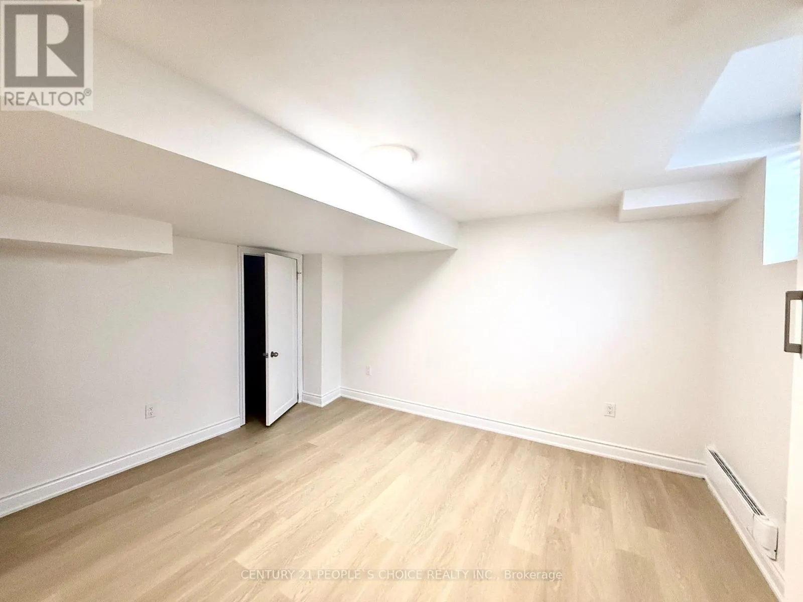 BASEMENT - 72 SUMMERSIDES BOULEVARD S