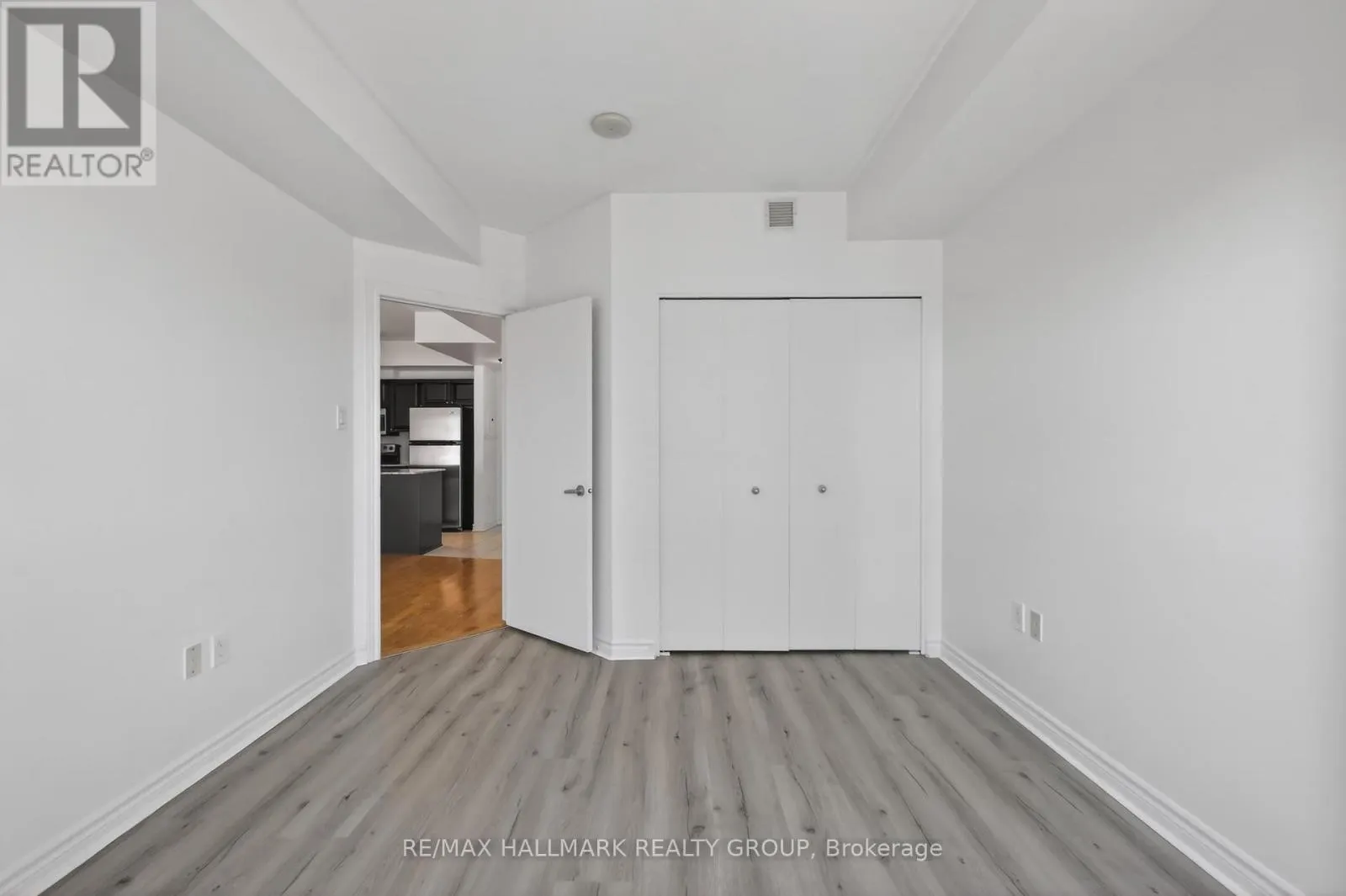 1503 - 70 LANDRY STREET