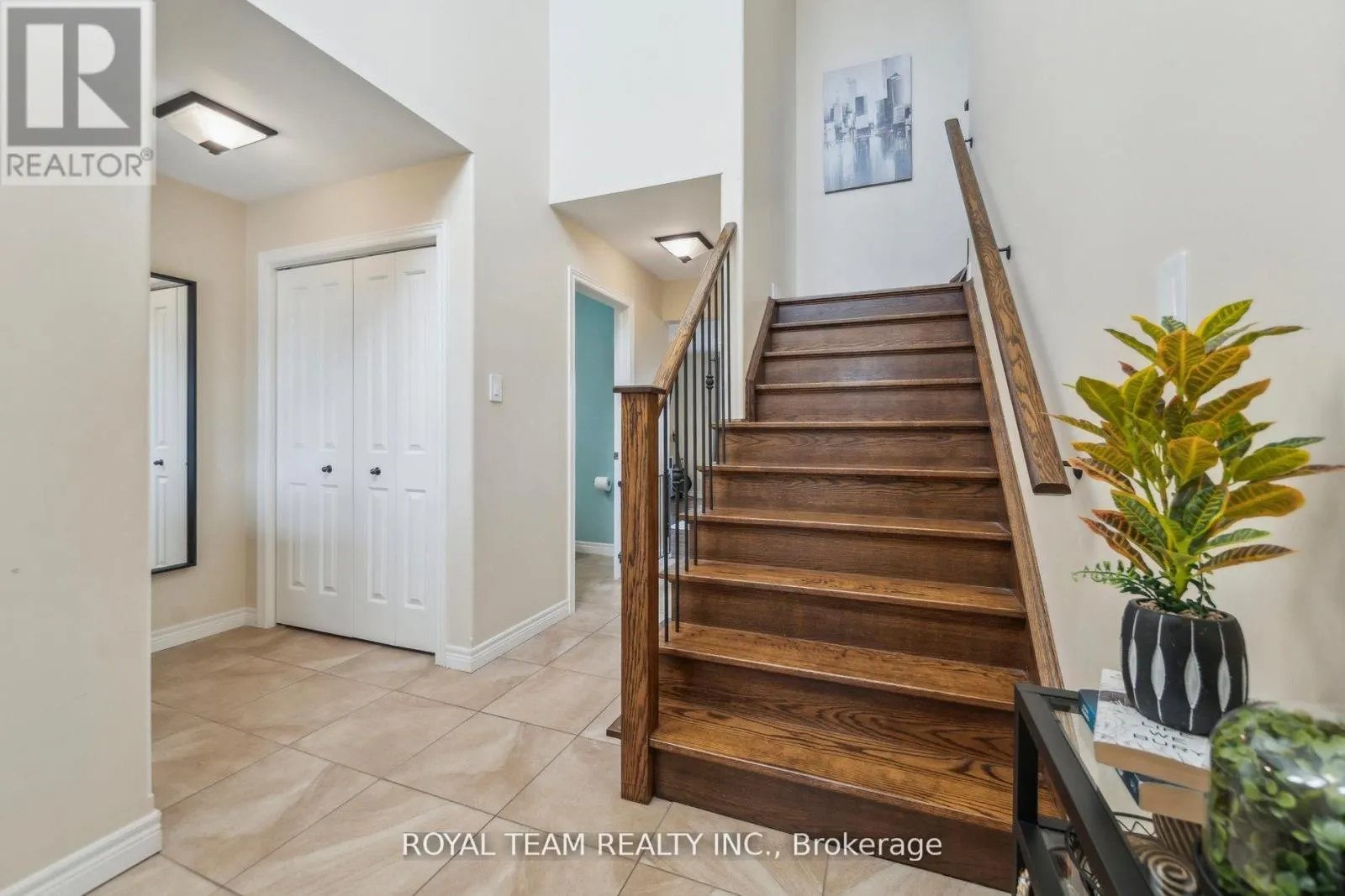 2 LAFAYETTE STREET E