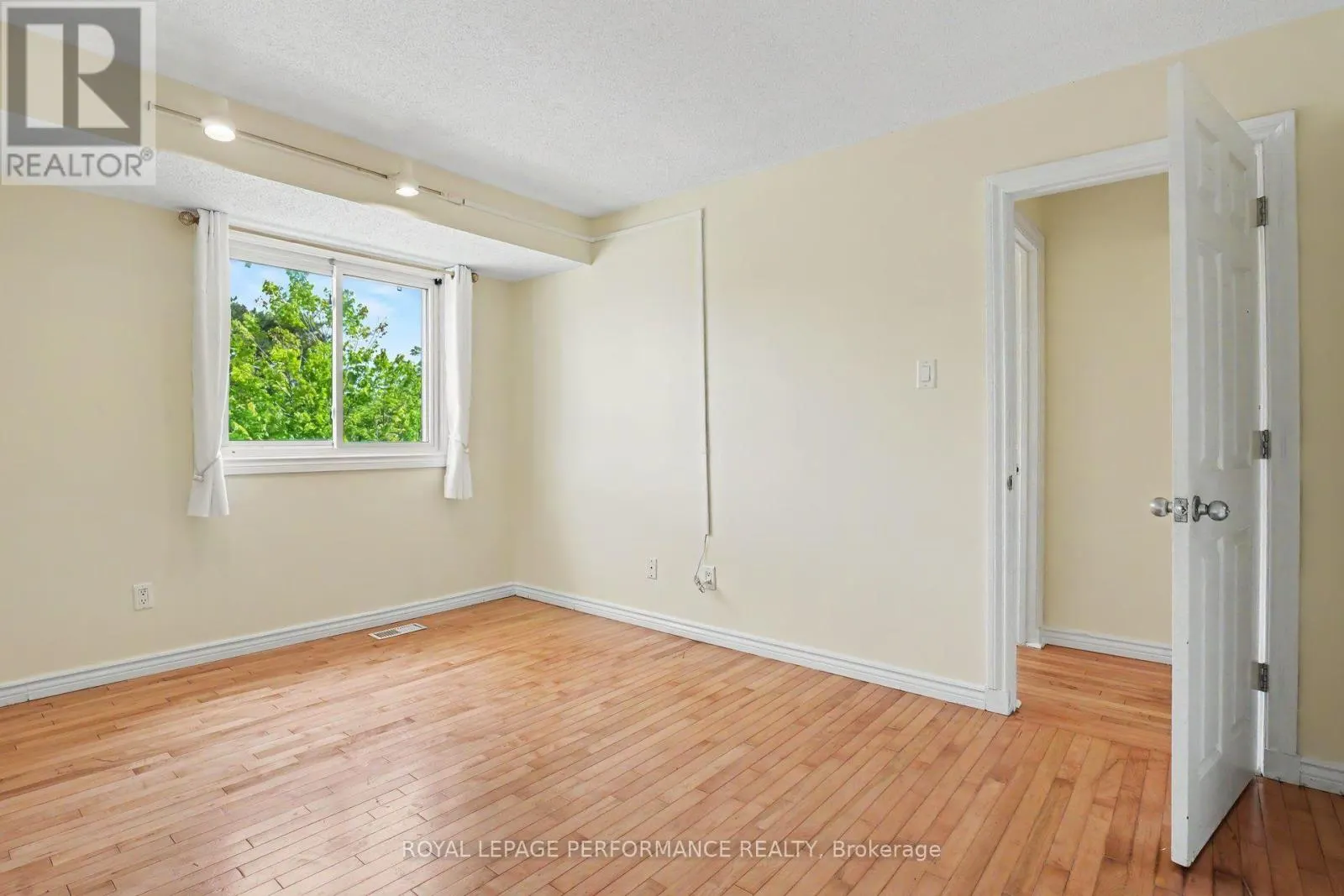 1394 RIDGEBROOK DRIVE