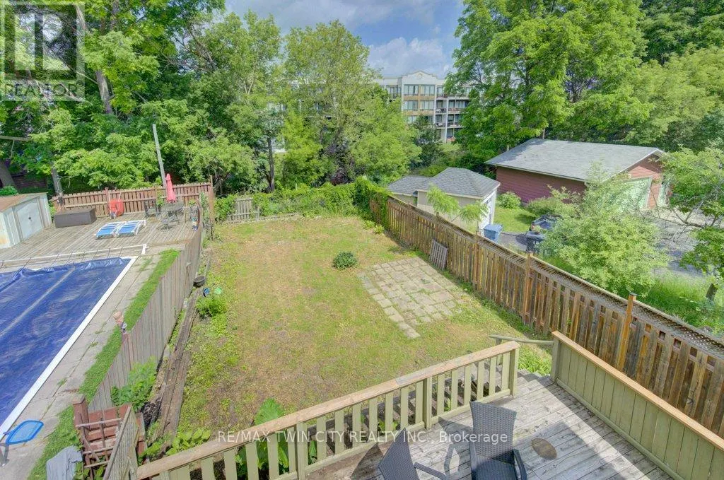 271 LONDON ROAD W
