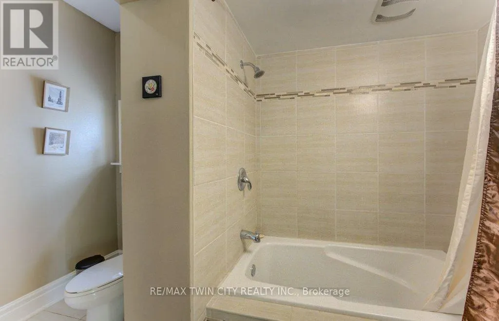 271 LONDON ROAD W