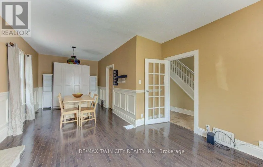 271 LONDON ROAD W