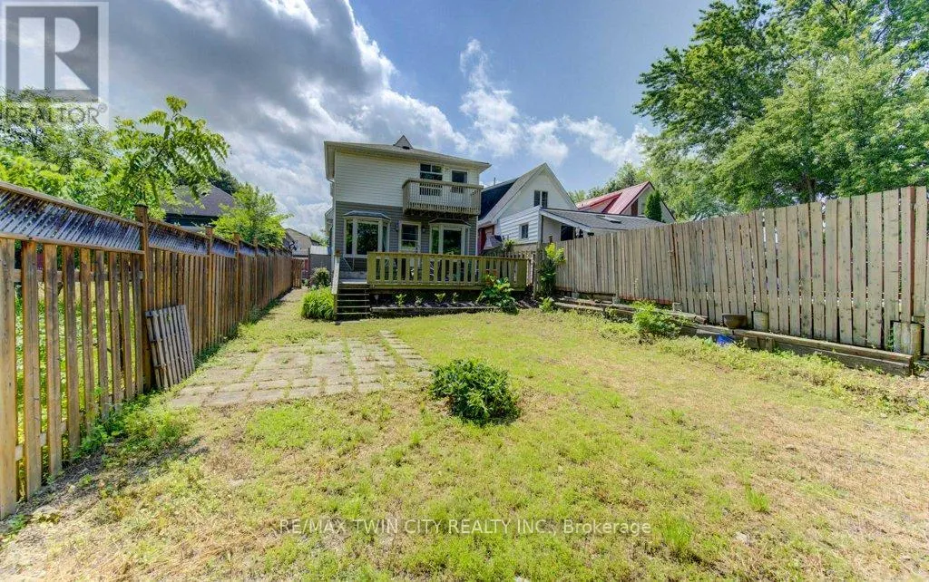 271 LONDON ROAD W