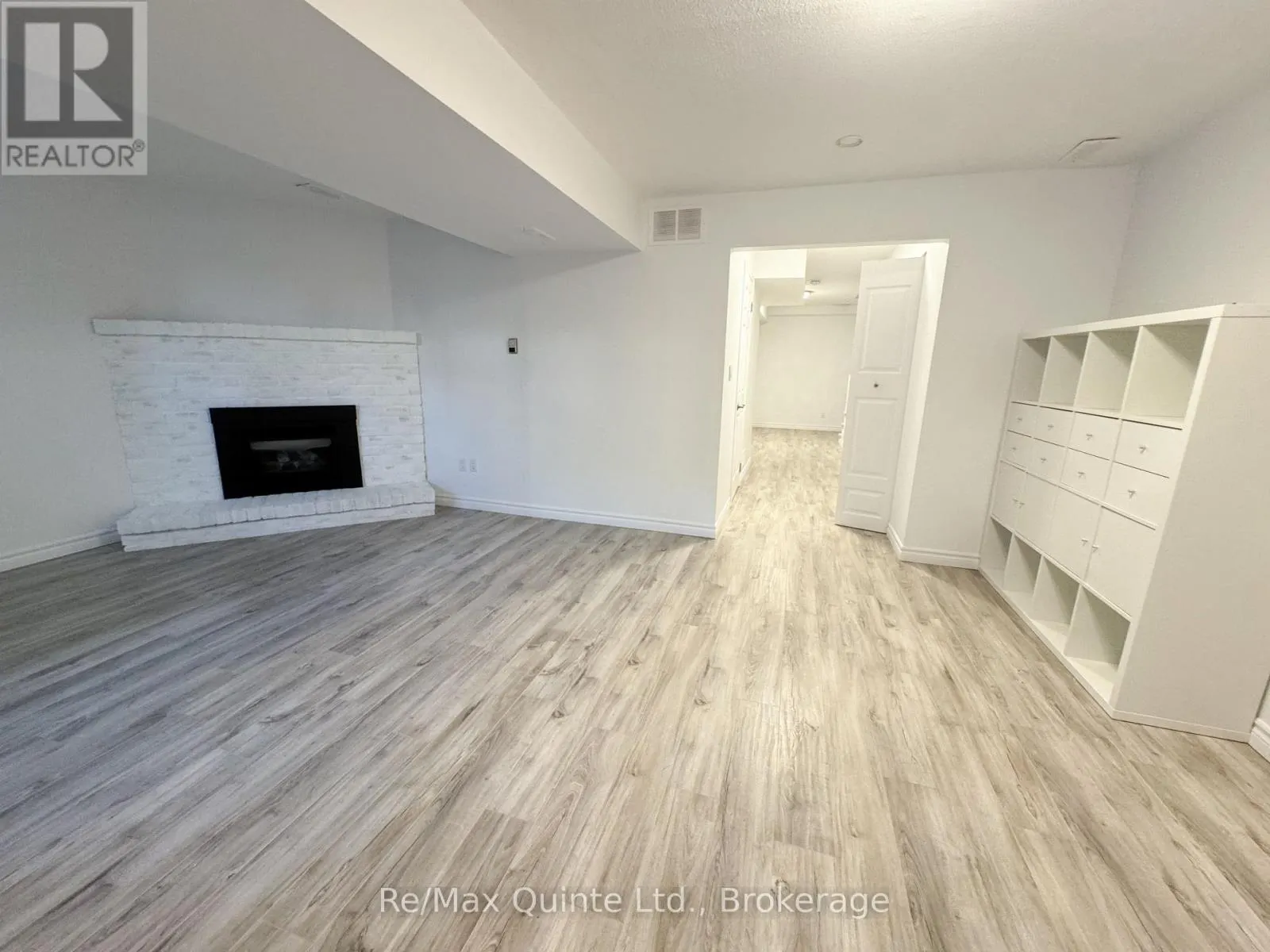 8 - 11 JANLYN CRESCENT #8