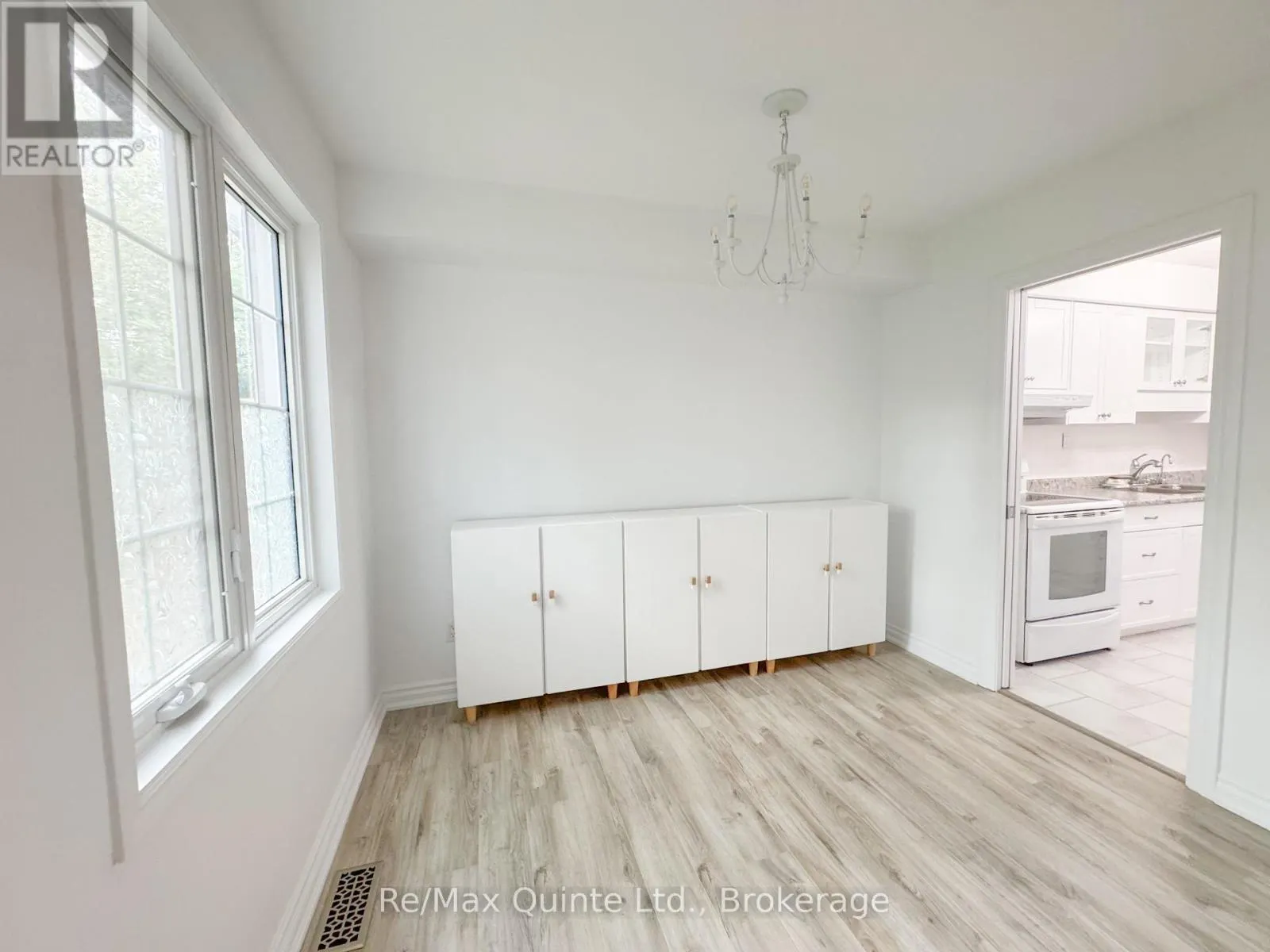 8 - 11 JANLYN CRESCENT #8