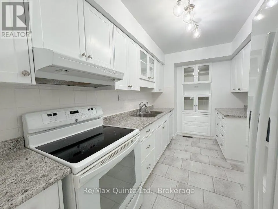8 - 11 JANLYN CRESCENT #8