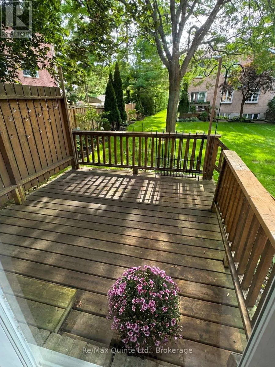 8 - 11 JANLYN CRESCENT #8