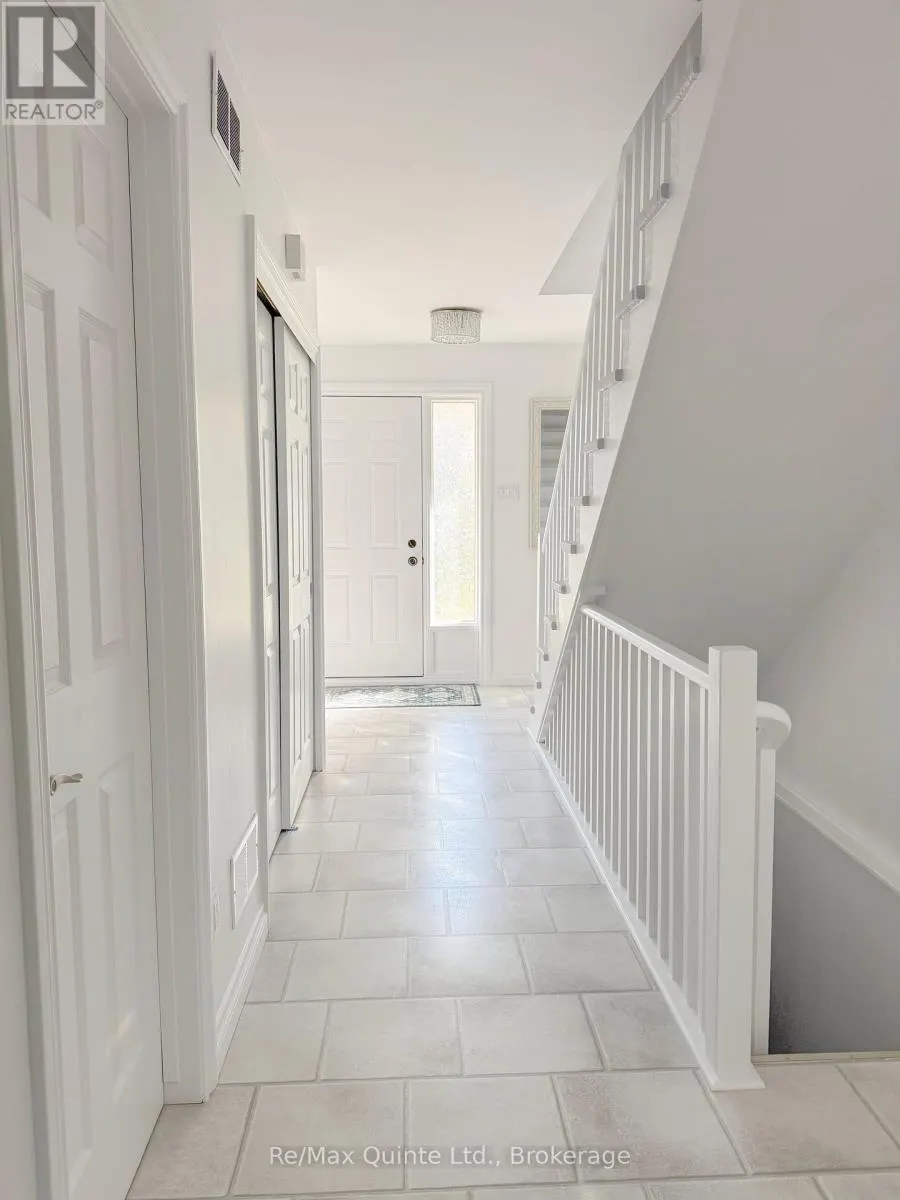 8 - 11 JANLYN CRESCENT #8