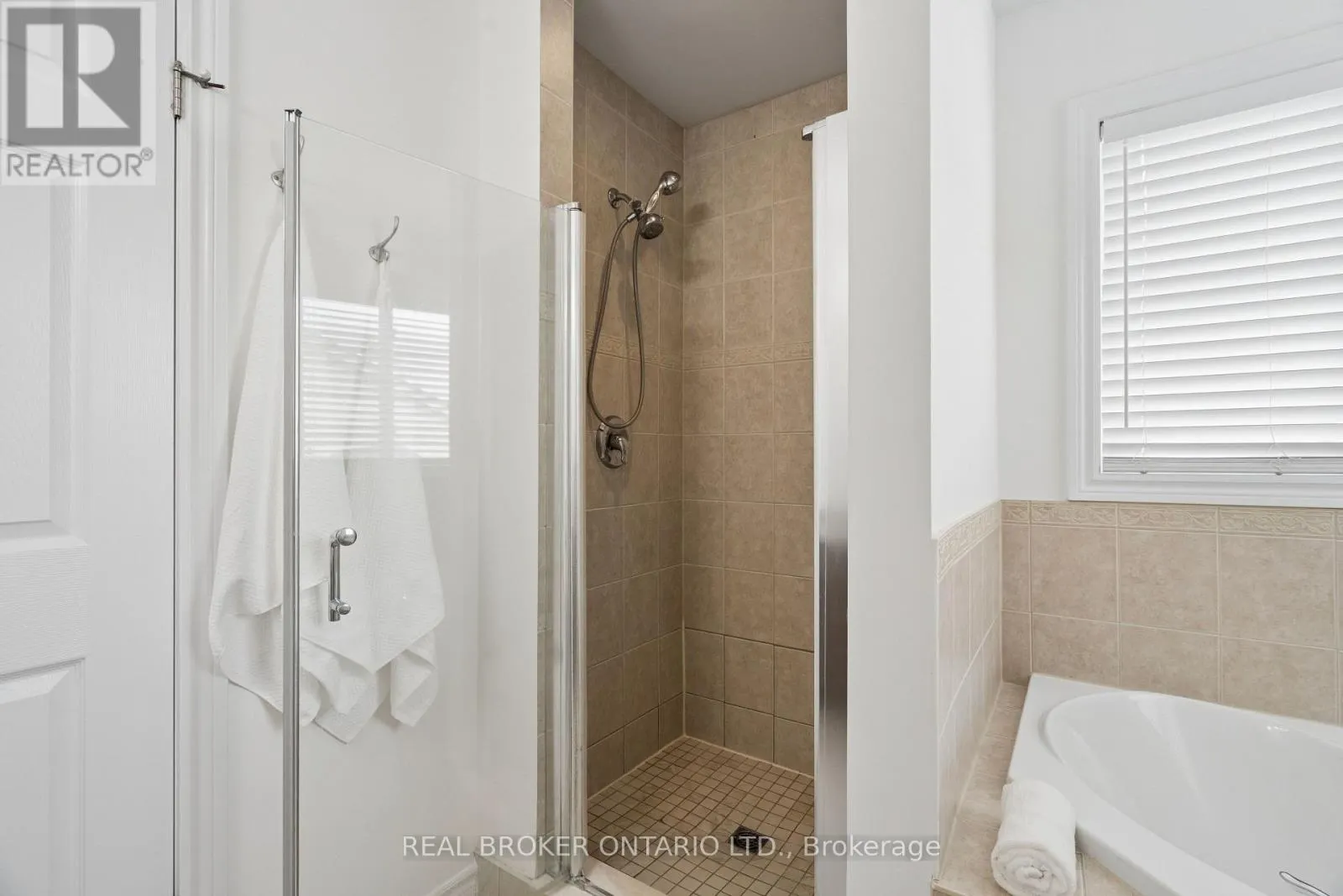 236 RIDGE TOP CRESCENT